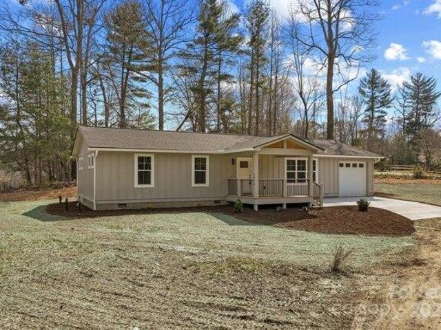 House for sale in Flat Rock, North Carolina