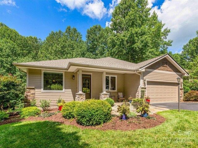 House for sale in Flat Rock, North Carolina