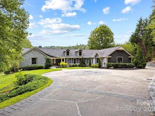 House for sale in Flat Rock, North Carolina