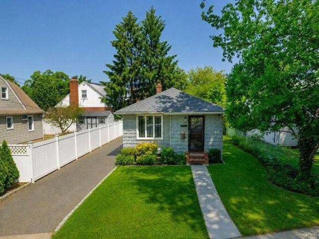 House for sale in Queens, Arverne