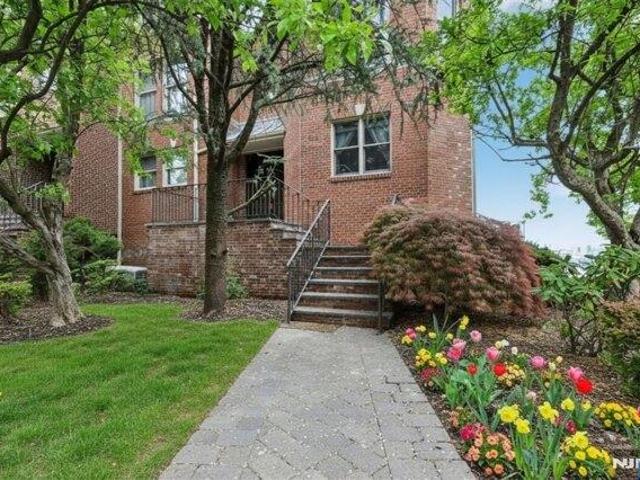 House for sale in Fort Lee, New Jersey