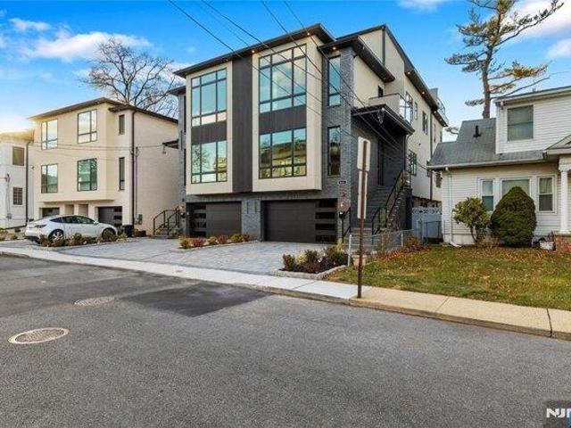 House for sale in Cliffside Park, New Jersey