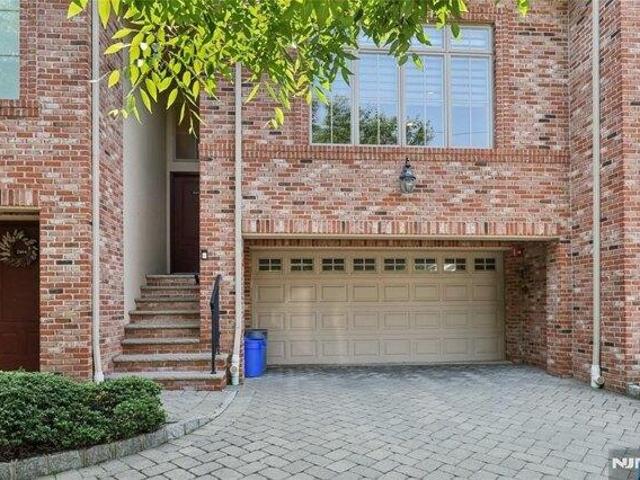 House for sale in Fort Lee, New Jersey