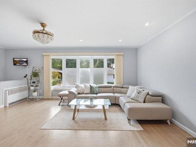House for sale in Fort Lee, New Jersey