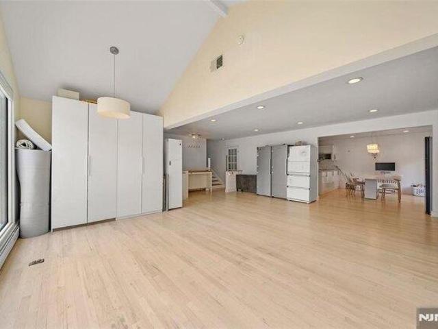 House for sale in Fort Lee, New Jersey