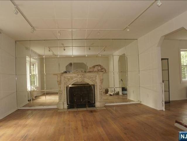 House for sale in Fort Lee, Bergen County