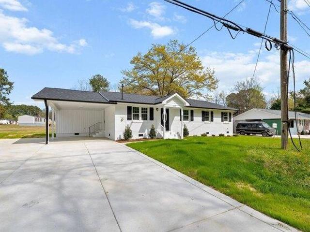 House for sale in Four Oaks, North Carolina