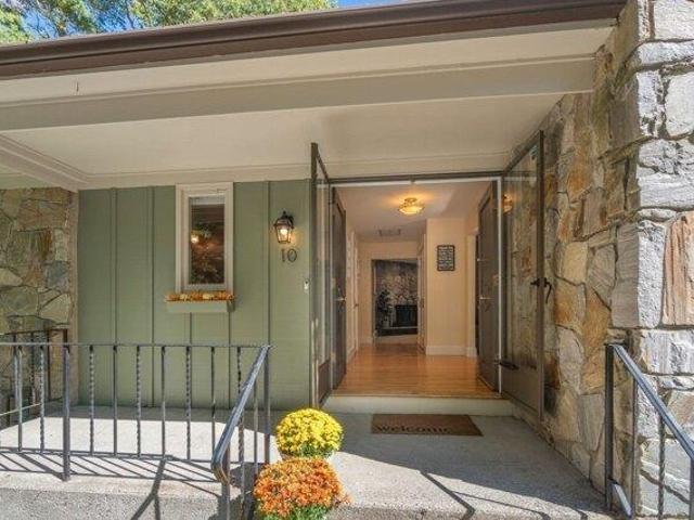 House for sale in Framingham, Middlesex County