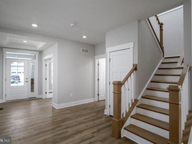 House for sale in Frankford