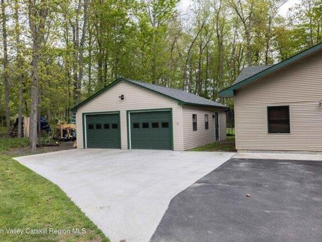 House for sale in Acra, New York