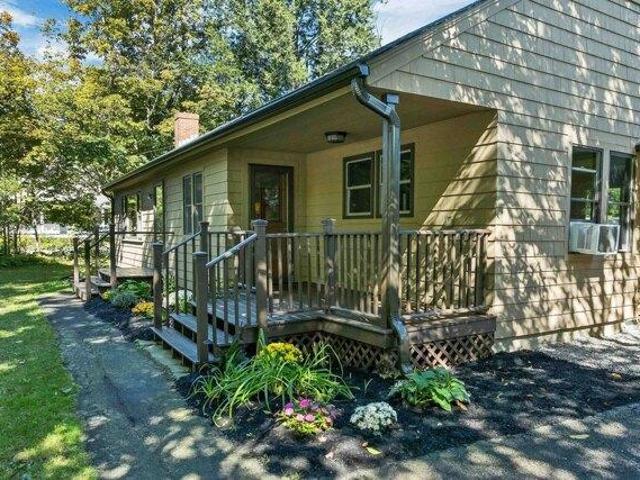 House for sale in Gilmanton Ironworks, Gilmanton