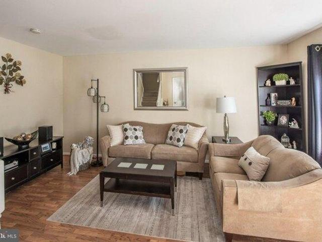 House for sale in Olde Orchard, Glassboro
