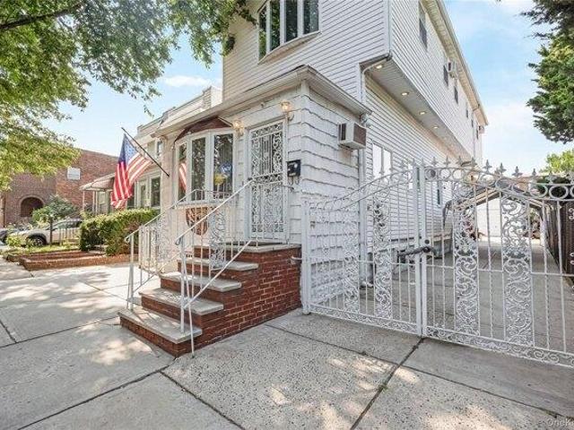 House for sale in Queens, Arverne