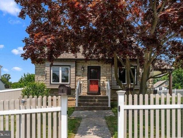 House for sale in Rydal, Pennsylvania