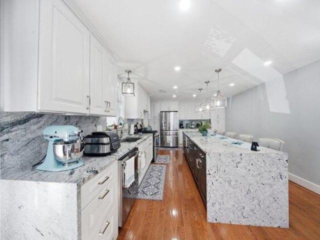 House for sale in Gloucester, Essex County