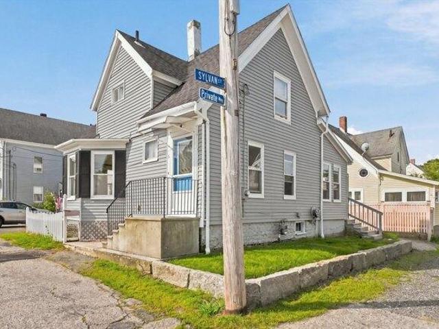 House for sale in Gloucester, Essex County