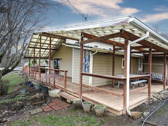 House for sale in Gold Hill
