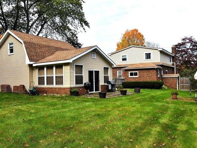 House for sale in North Grafton, Grafton