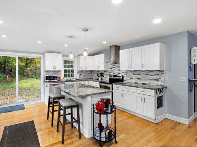 House for sale in Farnumsville, Grafton