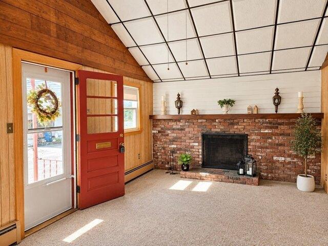 House for sale in Farnumsville, Grafton