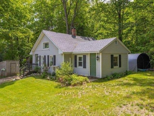 House for sale in Raymond, Maine