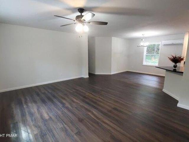 House for sale in Canadensis, Pennsylvania
