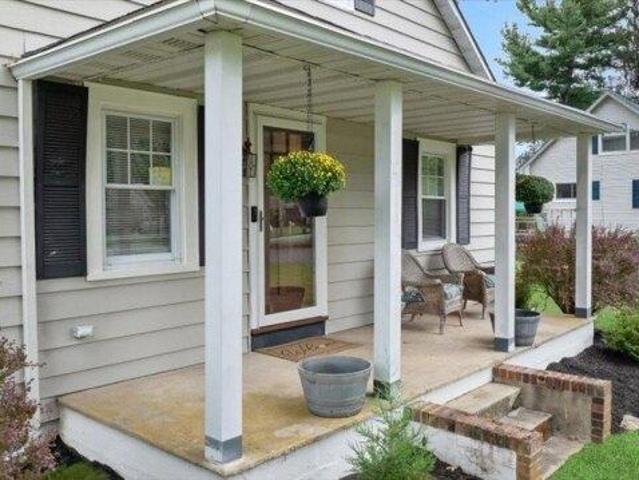 House for sale in Hackettstown, Warren County