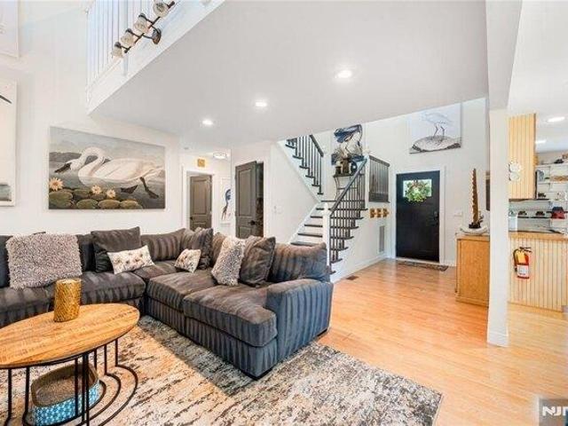 House for sale in Hackettstown, Warren County