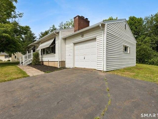 House for sale in Hamden, Connecticut