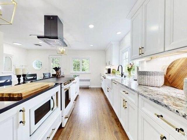 House for sale in Hamden, Connecticut