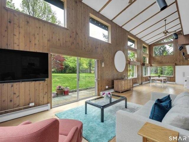 House for sale in Hamden, Connecticut