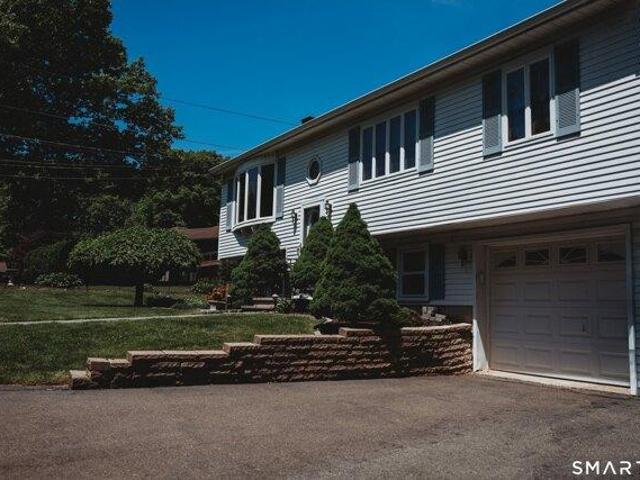 House for sale in Hamden, Connecticut