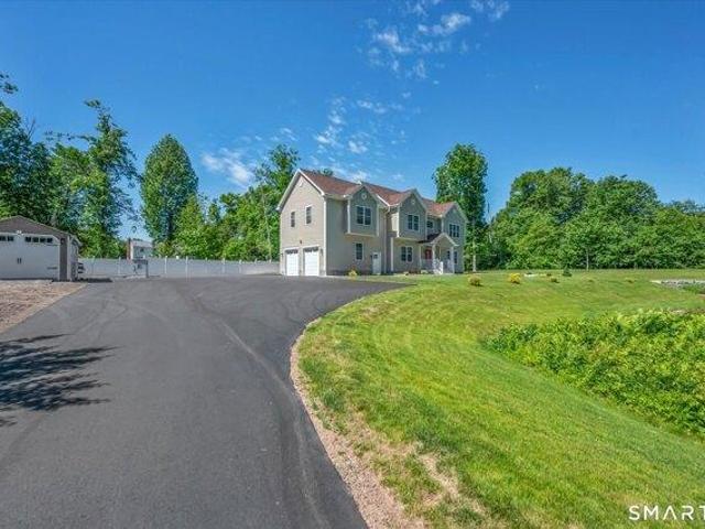 House for sale in Hamden, Connecticut