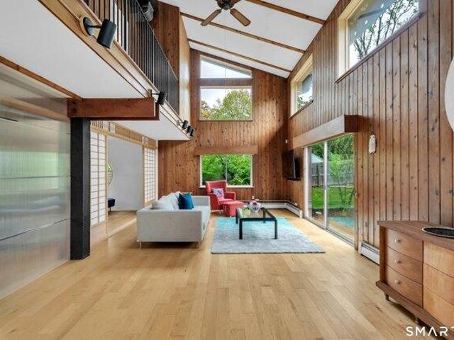 House for sale in Hamden, Connecticut