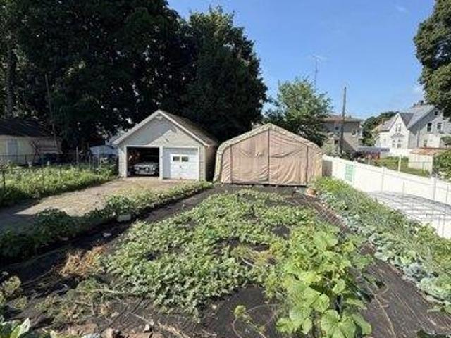 House for sale in Hamden, Connecticut