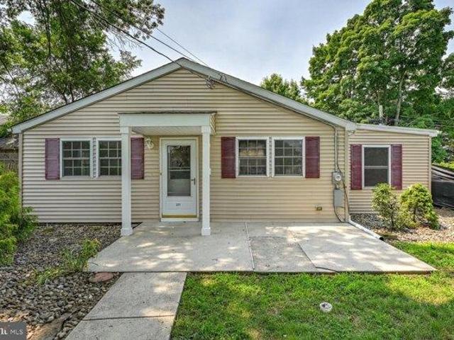 House for sale in Crosswicks, New Jersey