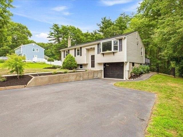House for sale in Hanson, Massachusetts