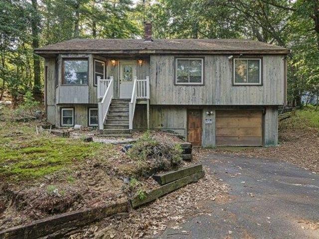House for sale in Hanson, Massachusetts