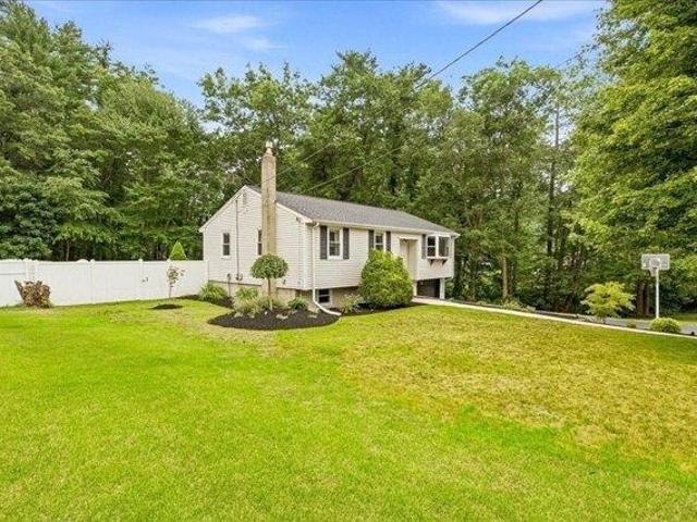 House for sale in Hanson, Massachusetts