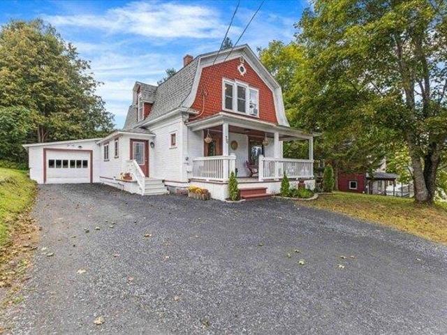 House for sale in Hardwick, Caledonia County