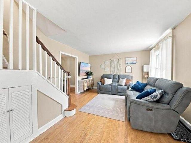 House for sale in Hartsdale, New York