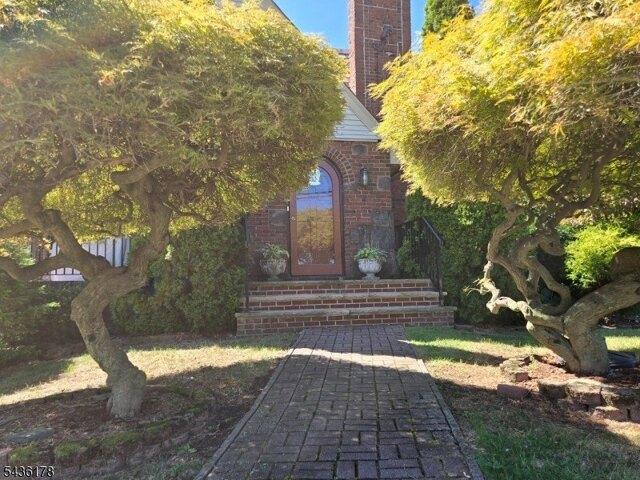 House for sale in Hasbrouck Heights, Bergen County