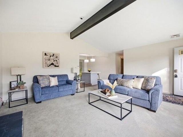 House for sale in Hatfield, Hampshire County