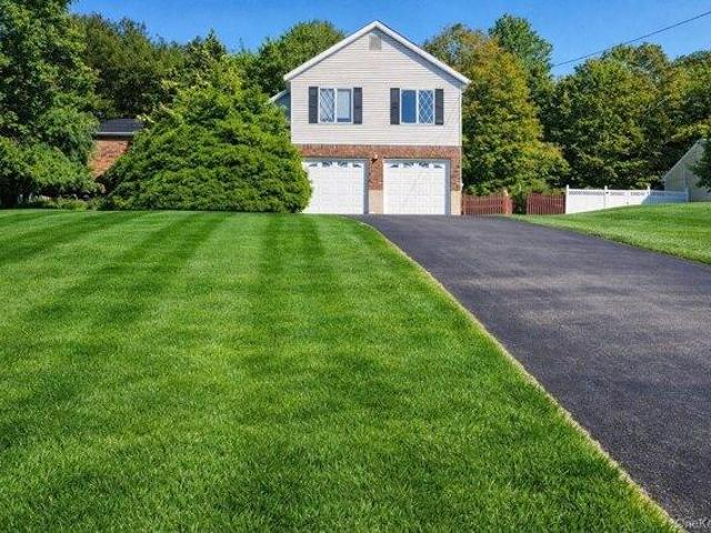 House for sale in Highland Mills, New York