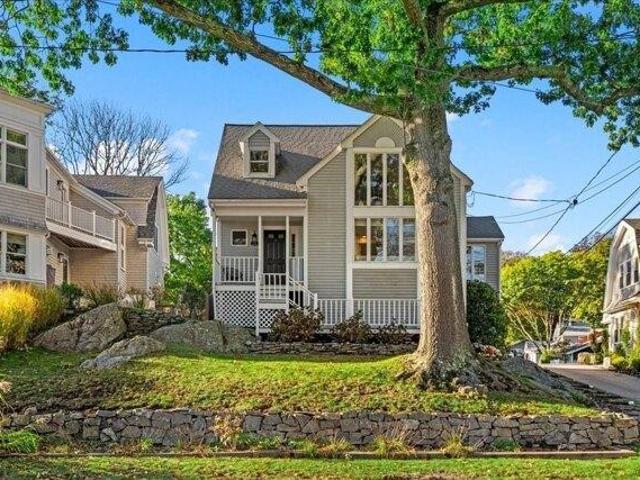 House for sale in Crow Point, Hingham