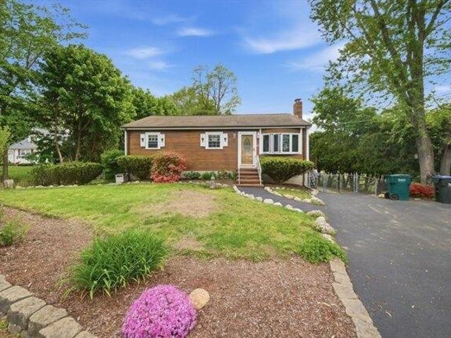 House for sale in Holbrook, Massachusetts