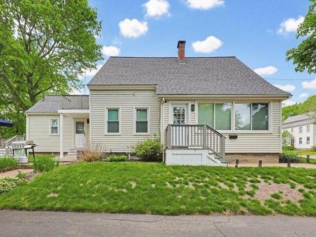 House for sale in Holbrook, Massachusetts