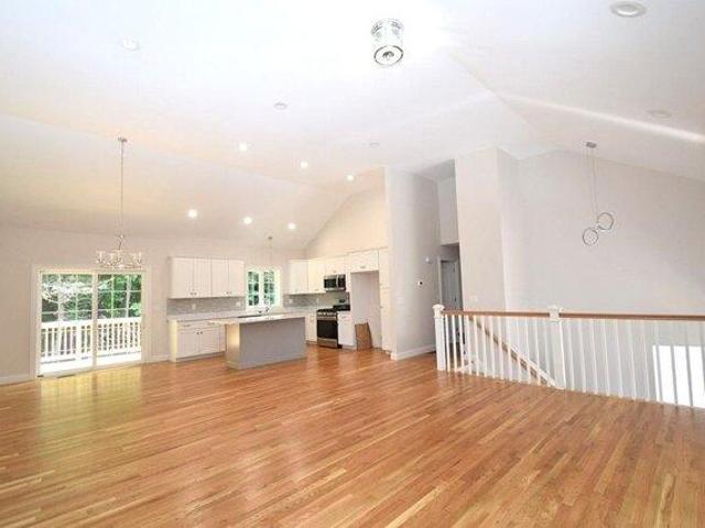 House for sale in Holbrook Court, Holbrook