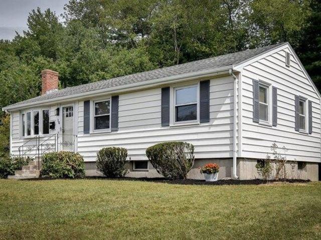 House for sale in Holbrook, Norfolk County