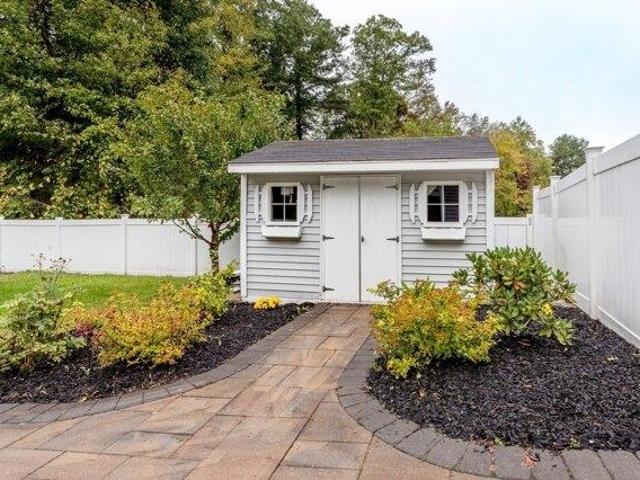 House for sale in Holbrook, Norfolk County